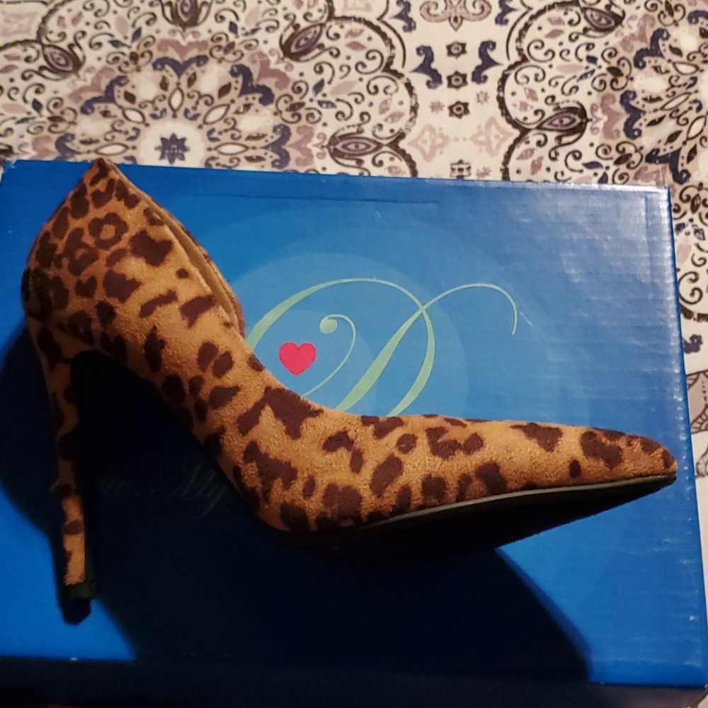 Cheetah Heels - Picture 3 of 6